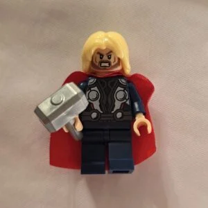 لگو ثور و چکش