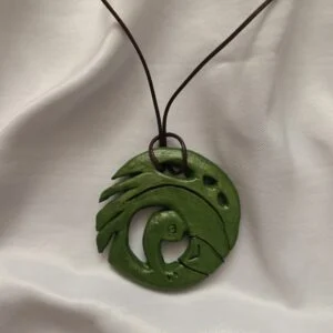 گردنبند لارا کرافت مدل دست ساز